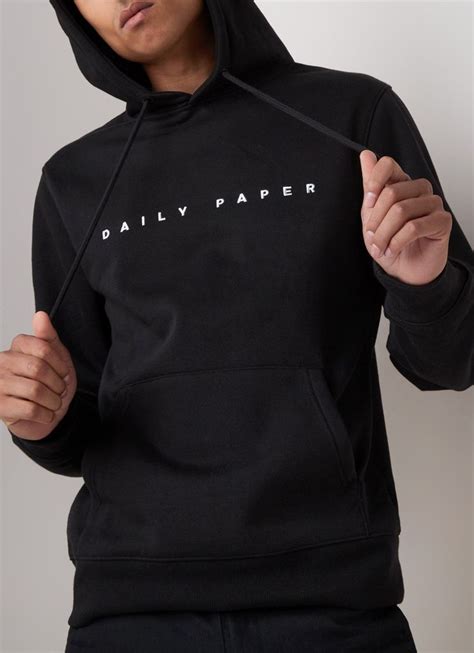 daily paper alias hoodie met logoborduring zwart de bijenkorf hoodie mode stijl kleding