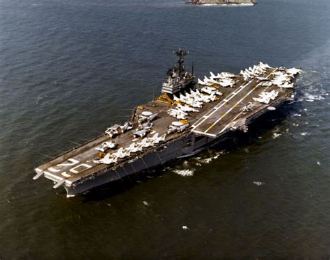 uss independence jets independence   seas uss america navy