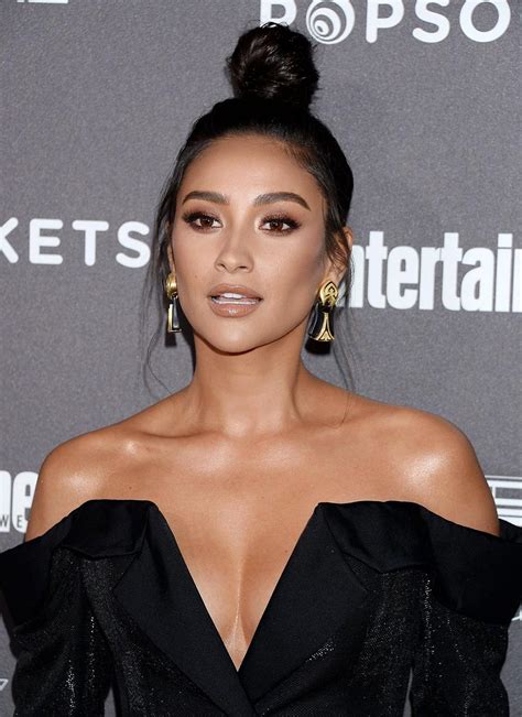 Shay Mitchell Sexy She Doesn T Like To Wear A Bra
