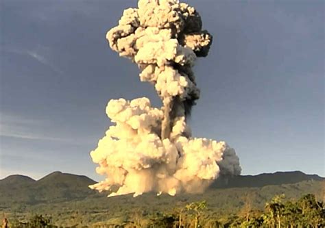 biggest eruption  years  rincon de la vieja volcano  alejandro zuniga  costa rica