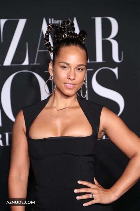 Alicia Keys Sexy Attending The 2019 Harper S Bazaar Icons Party At The