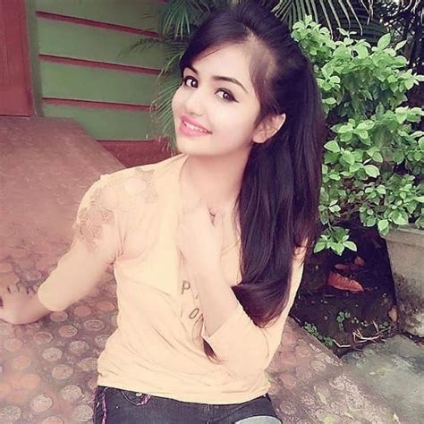 college girls cute beautiful indian college girls dp profile pics for