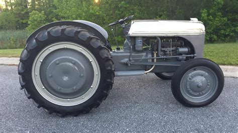 check   gorgeous ford tractor    auction  drive