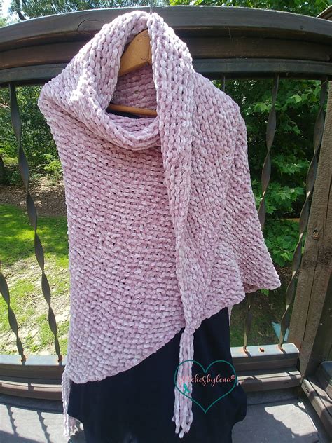 easy beginner knitting pattern  velvet shawl  softest