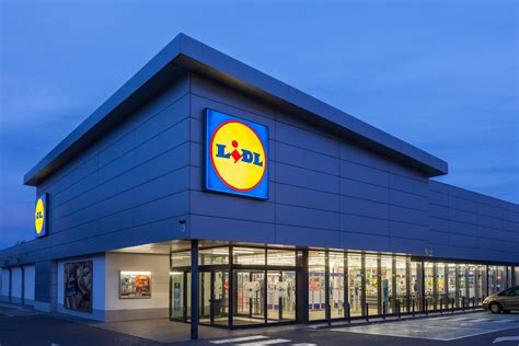 lidl ireland reveal fresh offer   days  christmas promotion   days deal flew