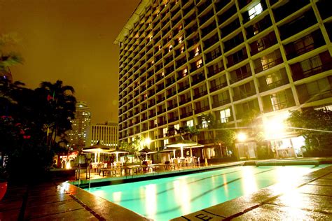amenities waterfront hotels