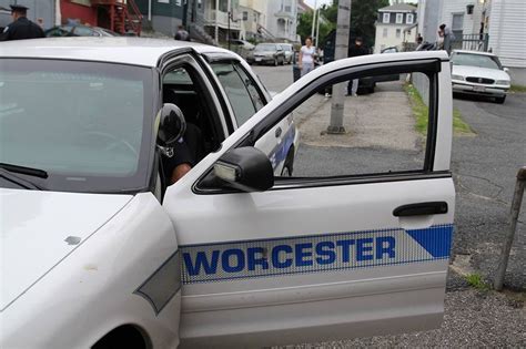 worcester vice squad seizes   grams  crack cocaine arrests  masslivecom