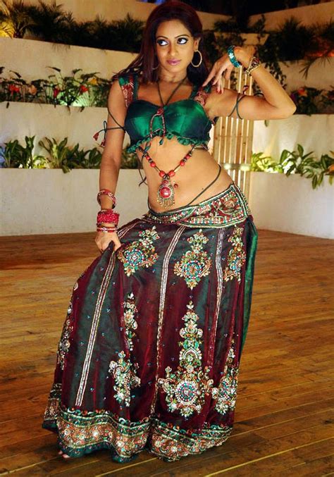 Udaya Bhanu Hot Low Hip Navel Photos Film Actress Hot