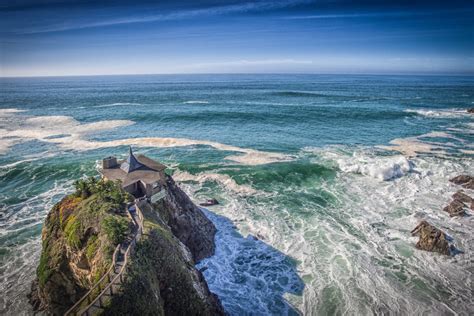 Life On Top Six Luxury Cliff Houses For Sale Mansion Global
