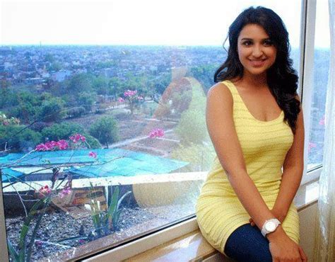 coogled bollywood actress parneeti chopra latest hd pictures