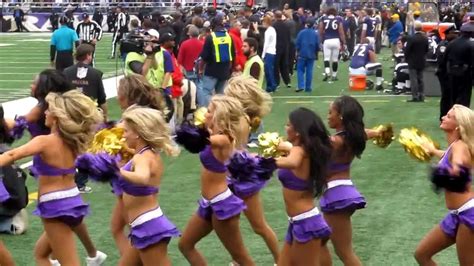 Raven Nation Army Jumbotron Cheerleader Action And 71 000 In Perfect