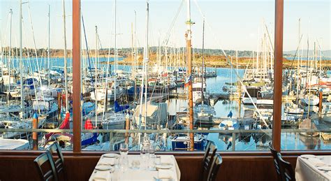 marina restaurant oak bay tourism