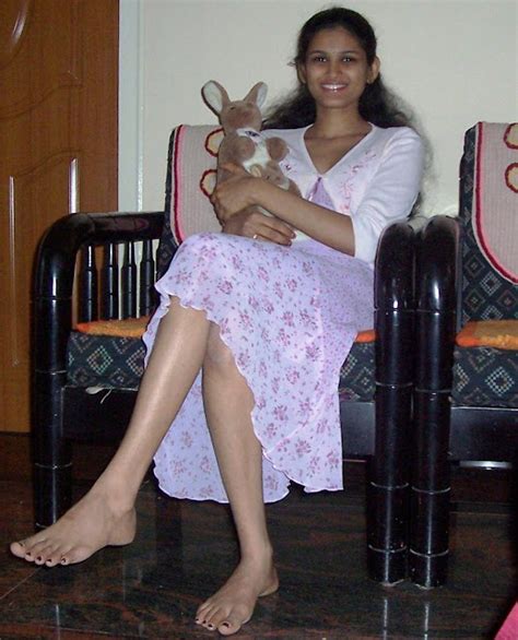 desi girl bare feet