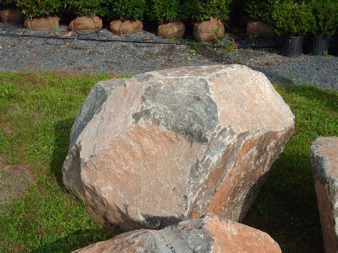photo large rock boulder big boulder large