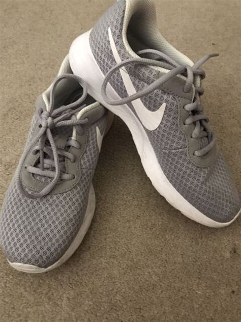 Women’s Gray Nike Athletic Shoes Size 6 5 Ebay