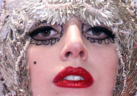 lady gaga criticized for tweeting pop singers don t eat