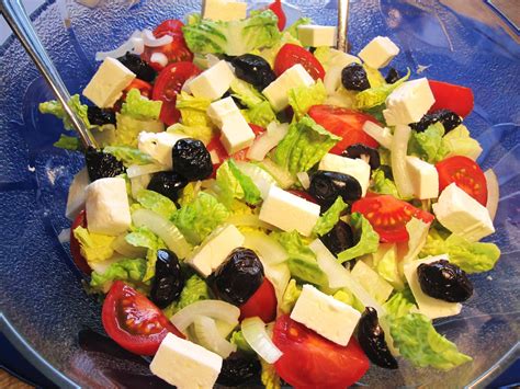 bunter salat mit griechischem feta rezept kochbarde