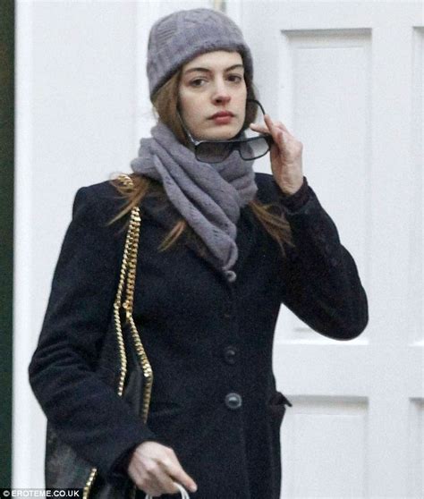 10 Pictures Of Anne Hathaway Without Makeup Styles At Life