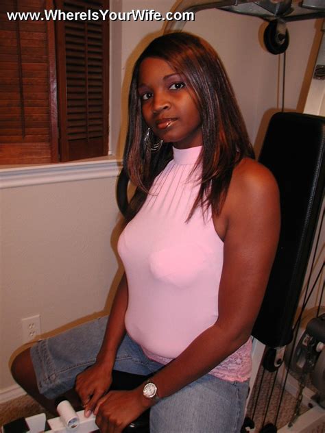 check out hot ebony wife seductively showin xxx dessert