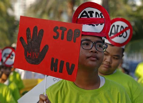Giornata Mondiale Contro L Aids In 1 Caso Su 3 I Sintomi Erano Già
