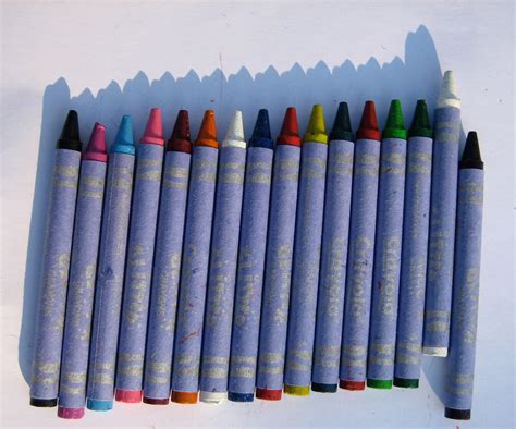 crayola glitter crayons