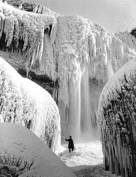 the frozen niagara falls interesting photos show the