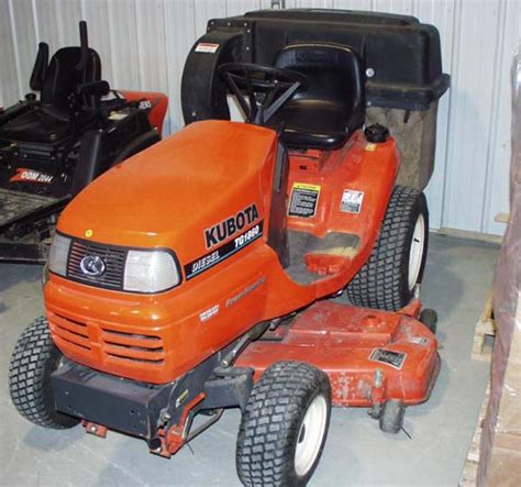 kubota tg diesel lawn tractor  rear bagger