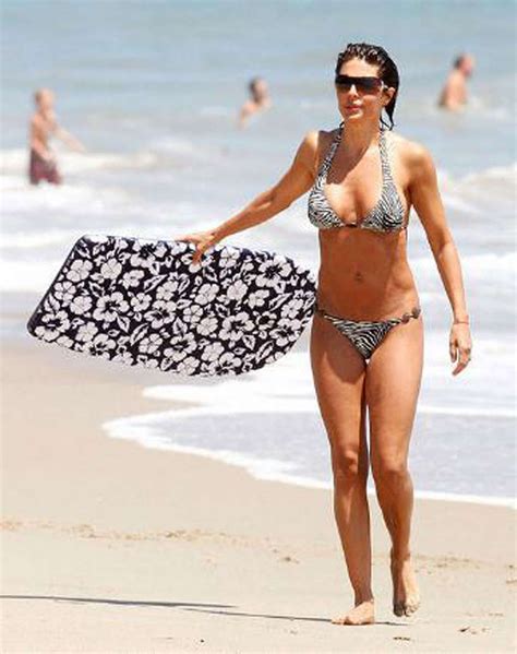 Lisa Rinna Showing Amazing Sexy Ass In Bikini On Beach