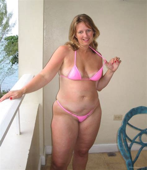 Chubby Wife Share Her Hoilday Snaps With Us Wearing Bikini