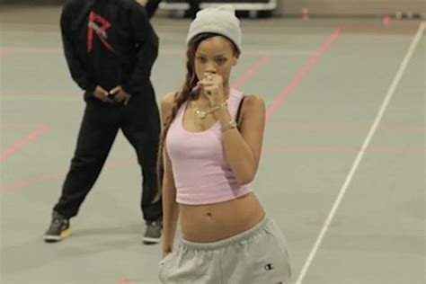 Rihanna ‘diamonds’ Tour Rehearsal Watch The Sexy Singer