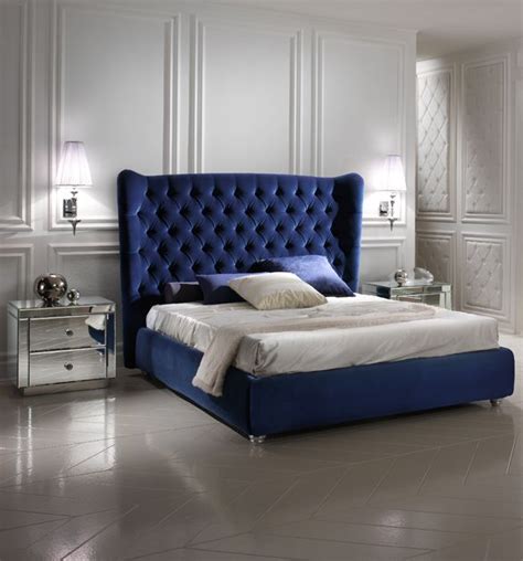 luxury blue velvet bed la decoration de la maison pinterest