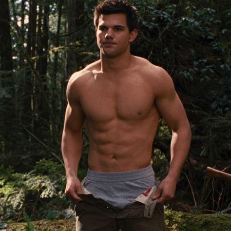 hot guys on twitter taylor lautner has to be the best looking person