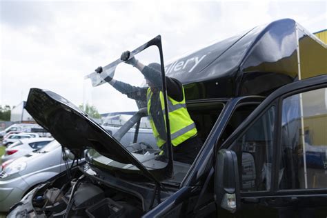 fleet windscreen replacement  maidstone sittingbourne kent st call windscreens