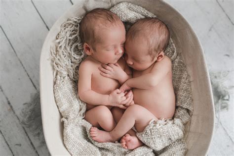 newborn twin boys washington st louis mo newborn photographer photogenics  location blog