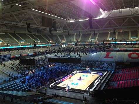 eurobasket test grandeur nature pour le parquet du stade pierre mauroy