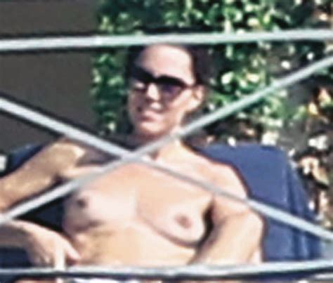 kate middleton prince william s wife sunbathing topless