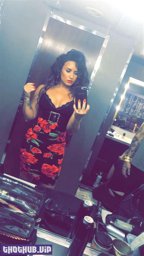 Demi Lovato Sexy Selfies 5 Photos Top Nude Leaks