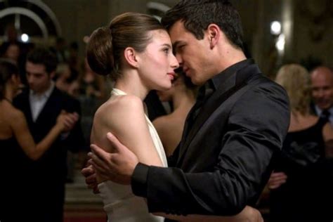 8 Rekomendasi Film Romantis Spanyol Sukses Bikin Baper Abis