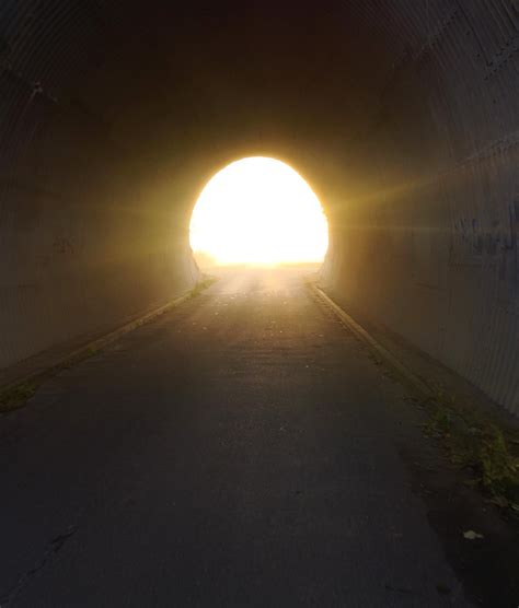 das licht  ende des tunnels katholische kirche  niederkruechten