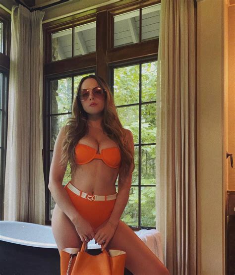elizabeth gillies  bikini instagram   hawtcelebs