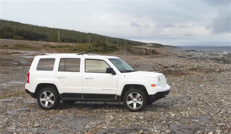 jeep patriot problems fuel economy pros  cons wd system
