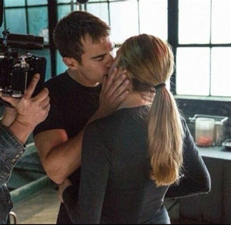 theo james and shailene woodley kissing on the set of divergent
