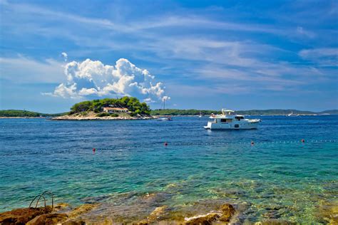 holiday villas  pakleni islands  rent  croatian villa holidays