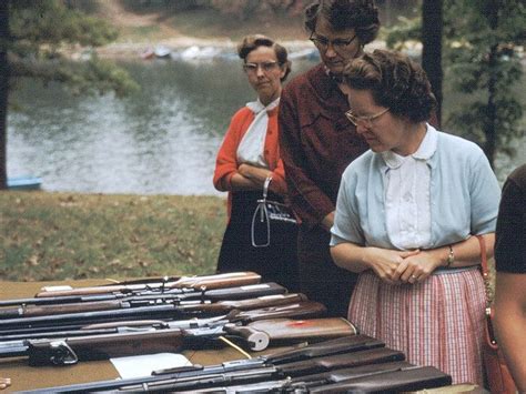 found photos women hanging out in the 1960s flashbak