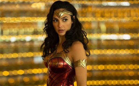 The World’s Most Sexiest Superhero Gal Gadot Returns In