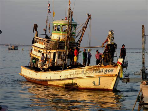 filethai fishing boat jpg wikimedia commons