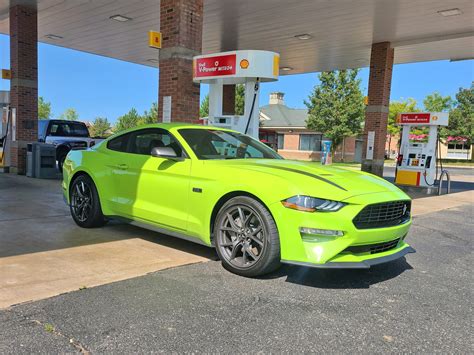 ford mustang ecoboost mpg high performance  practical