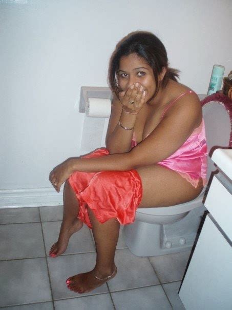 indian aunties nude pissing photos pics and galleries