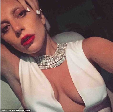 Lady Gaga Flashes Her Ample Cleavage At Lisa Vanderpump S Pump