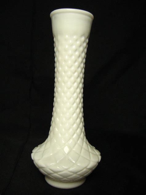 Vintage White Milk Glass Bud Vase Diamond Pattern Ebay